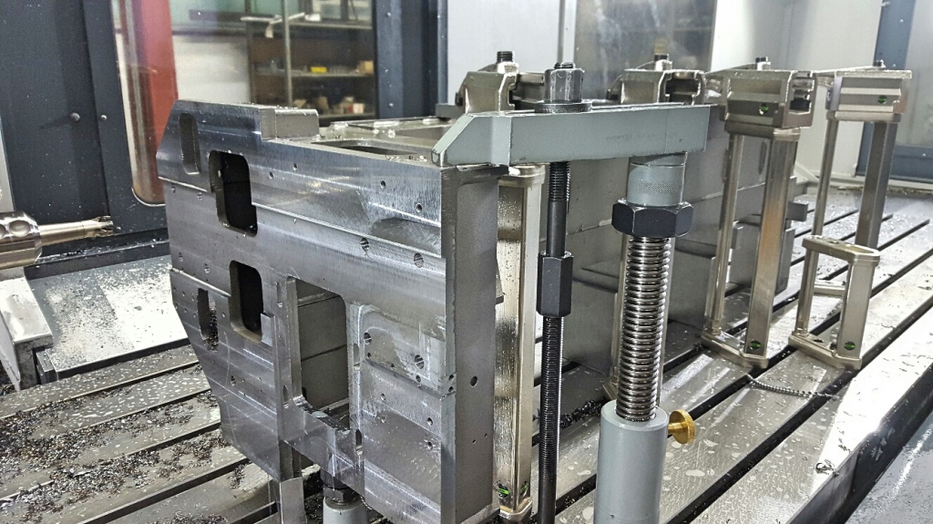 Gehaeuse__Fraestechnik_Schneider-Edl