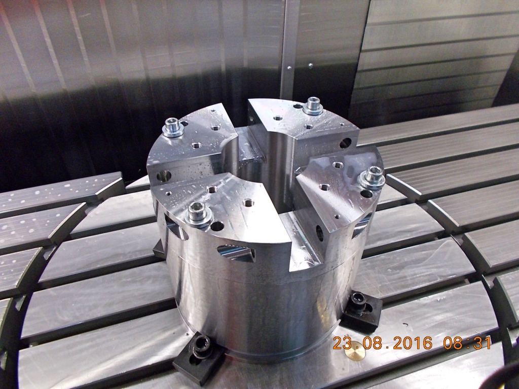 Kolbenfuehrung_Fraestechnik_Schneider-Edl