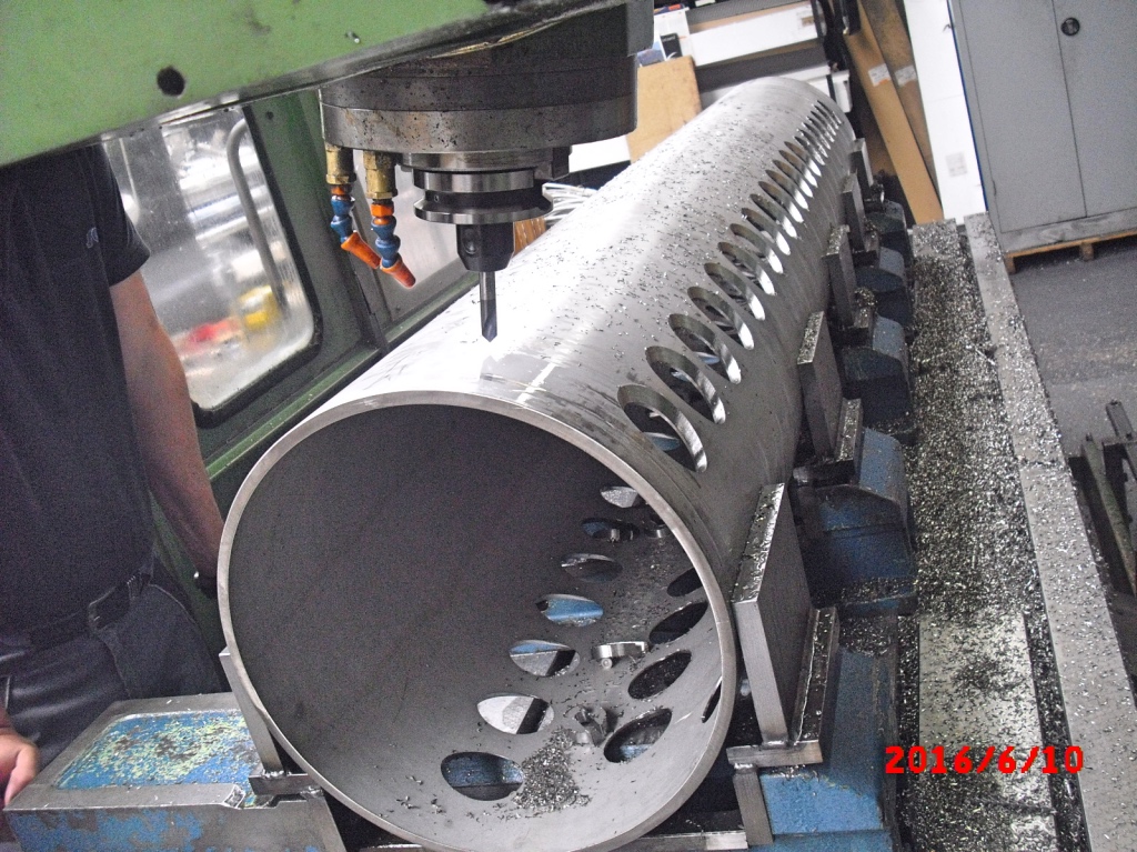 Rohrverteiler_Fraestechnik_Schneider-Edl